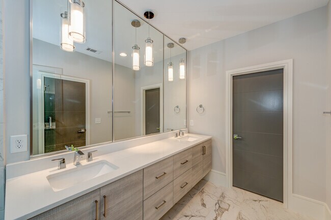 Building Photo - 3561 Blair Cir NE