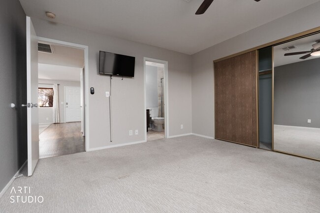 Building Photo - 2BR/2BA Condo in Rock Springs II - Small Pets Welcome