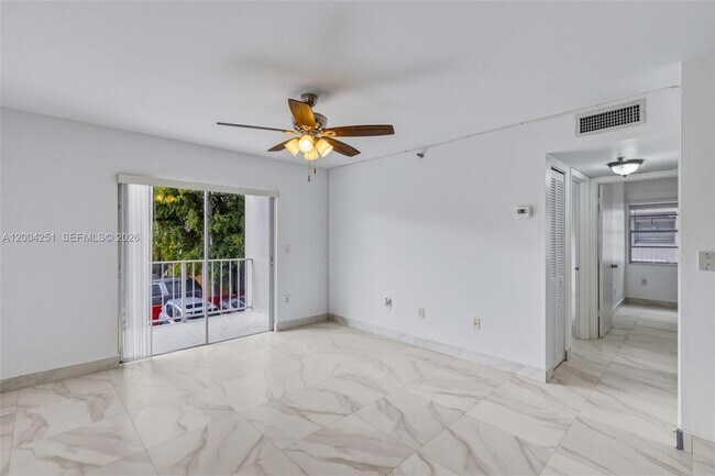 Building Photo - 140 NW 14th Ave