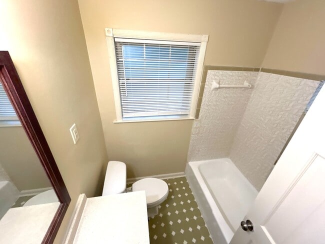 Building Photo - 5300 Pipers Gap Dr