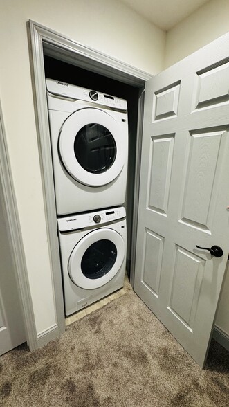 Washer / Dryer - 244 Pepperhill Dr