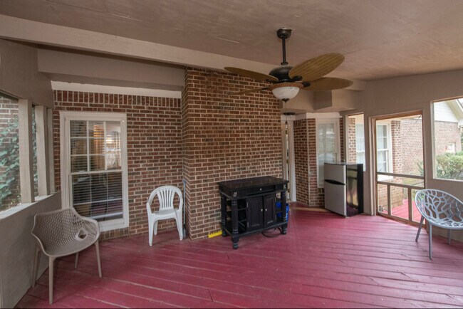 Building Photo - 7788 Pintail Dr