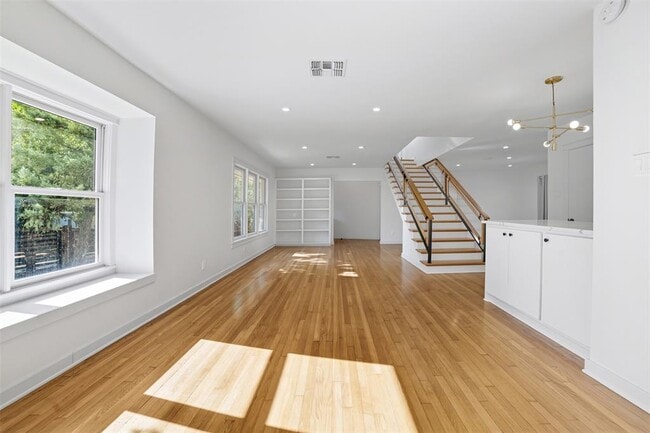 Building Photo - 712 Brownlee Cir