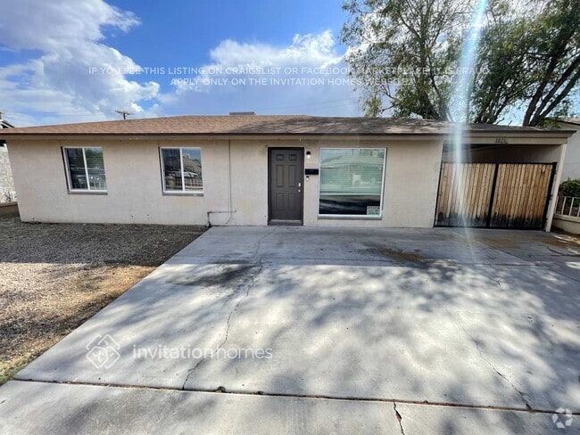 Building Photo - 3831 W Vernon Ave