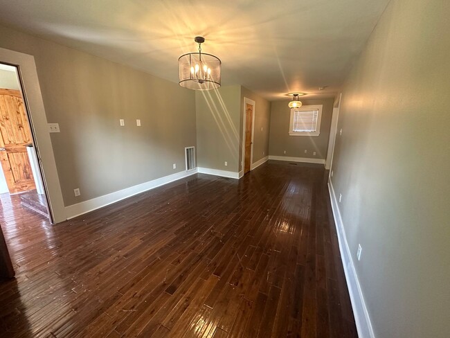Building Photo - Beautiful 1 Bedroom in Highland