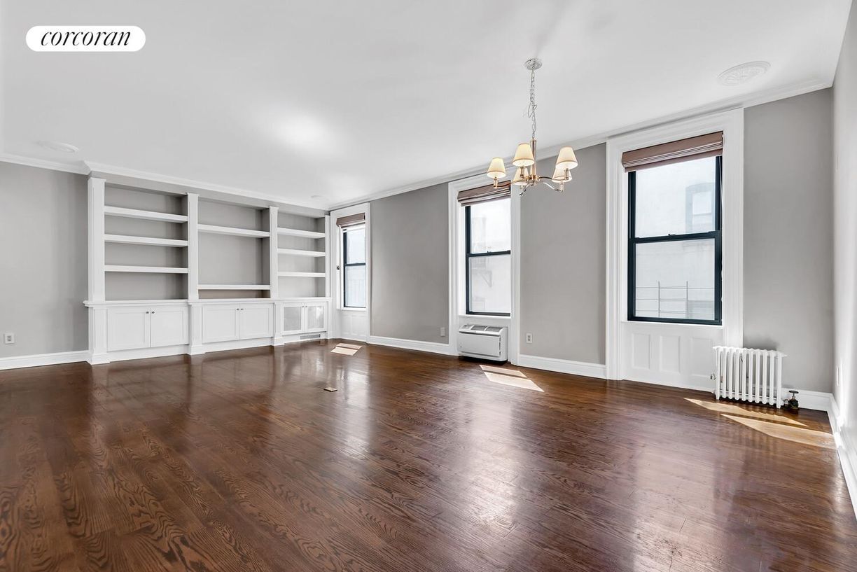 Building Photo - 56 E 87th St