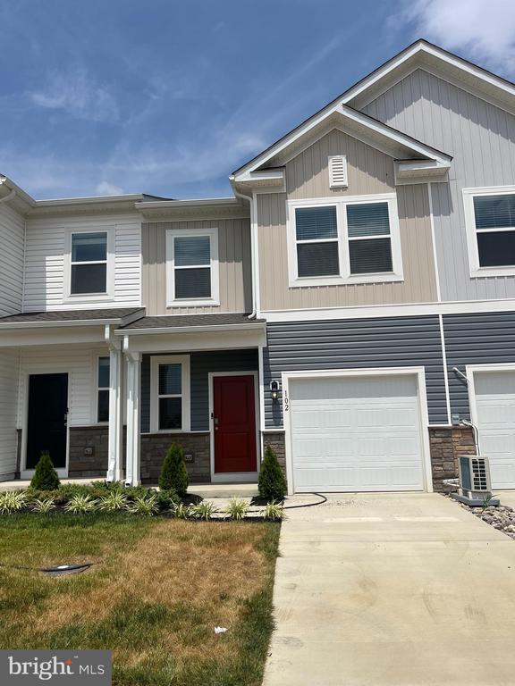 Building Photo - 102 Willett Holw St