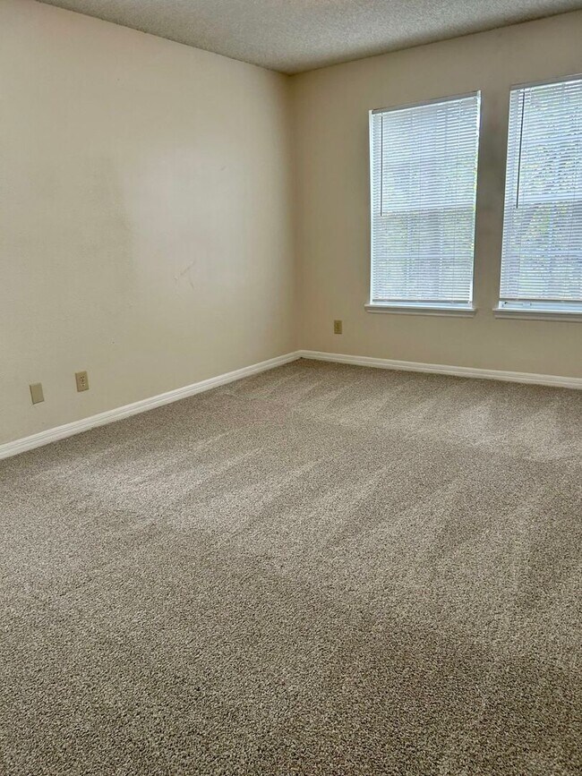 Building Photo - ** For Sale** WG #304
