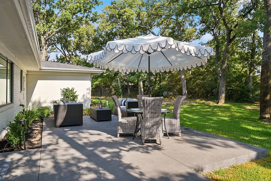 Building Photo - 8495 Turkey Creek Rd