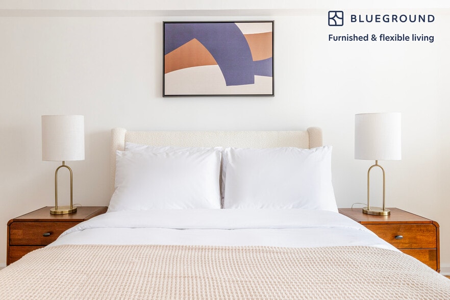 Building Photo - 305 East 86th St