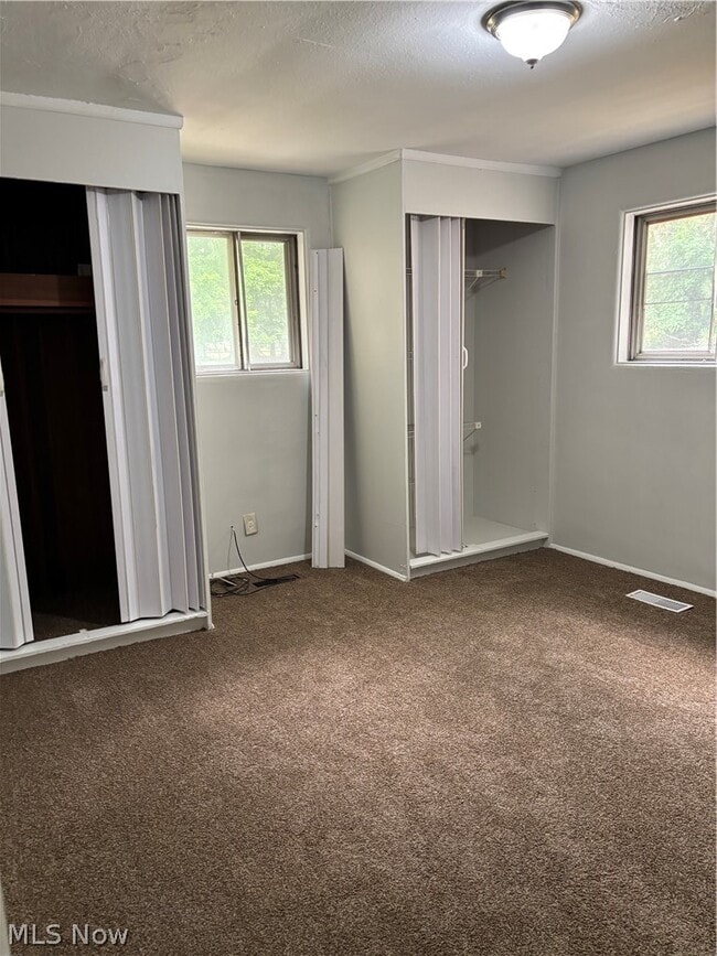 Building Photo - 4992 Horizon Dr