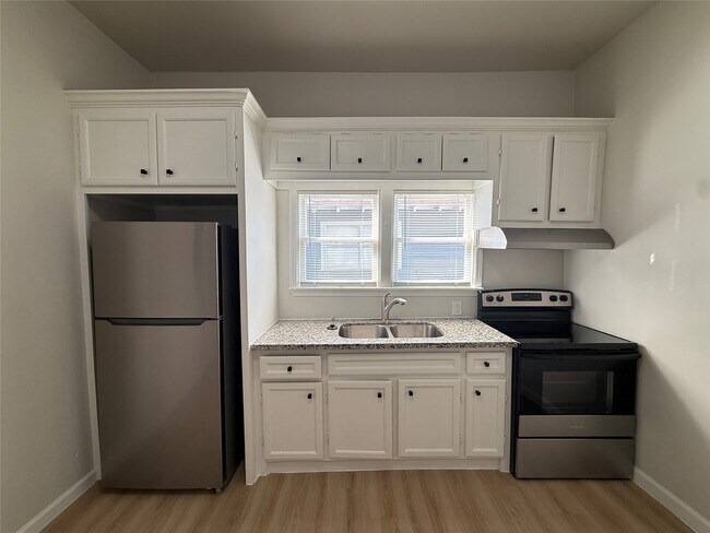 Building Photo - 7427 Avenue I