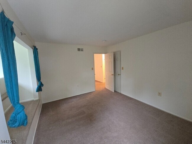 Building Photo - 41 Arbor Cir