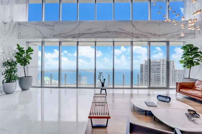 Building Photo - 300 Biscayne Blvd Way