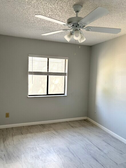 Building Photo - 115 Springwood Cir