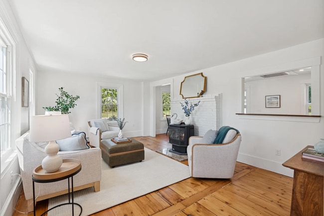 Building Photo - Modern Comfort Meets Country Charm in Cumberland