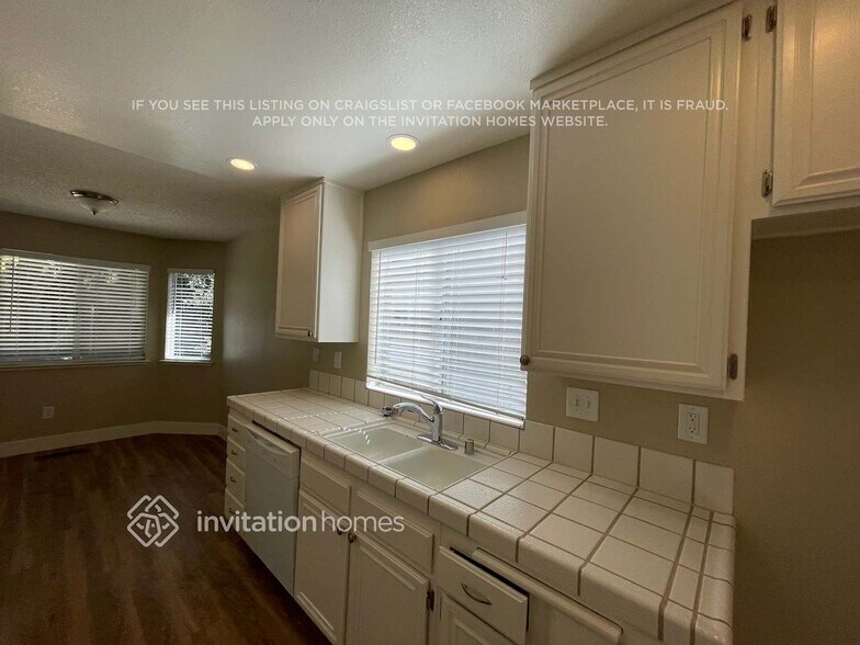 Building Photo - 4939 Orinda Way