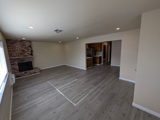 Building Photo - 4647 E Rishell Ct