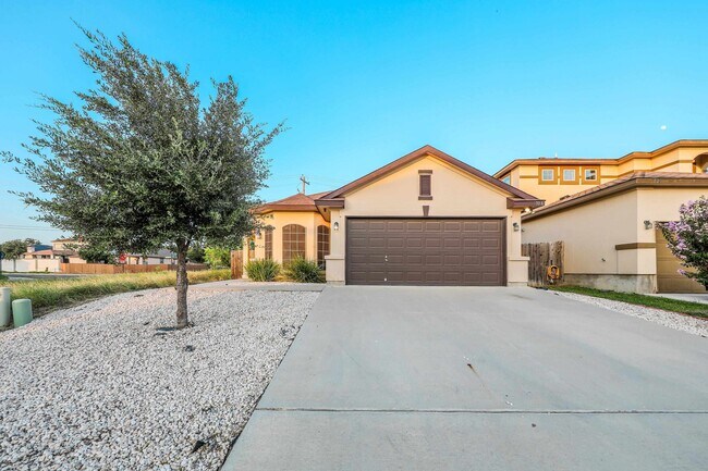 Building Photo - 704 Mercado Ln