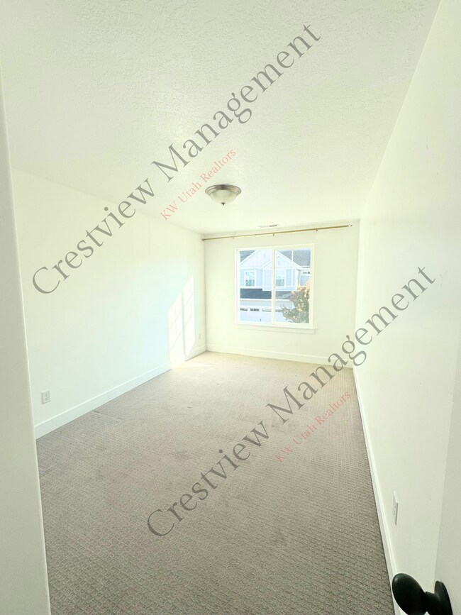 Building Photo - 4883 N Nile Dr