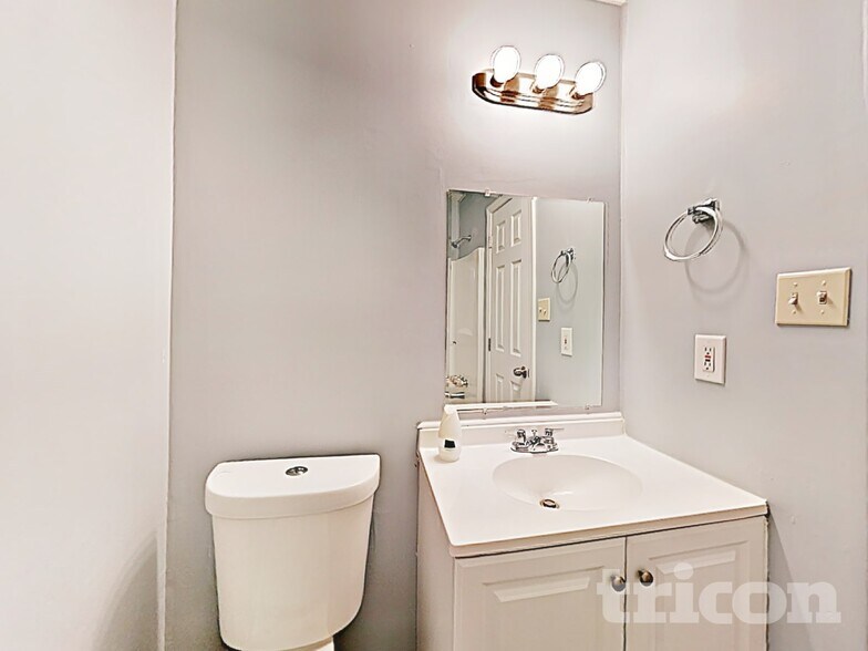 Building Photo - 520 Allens Landing Ct