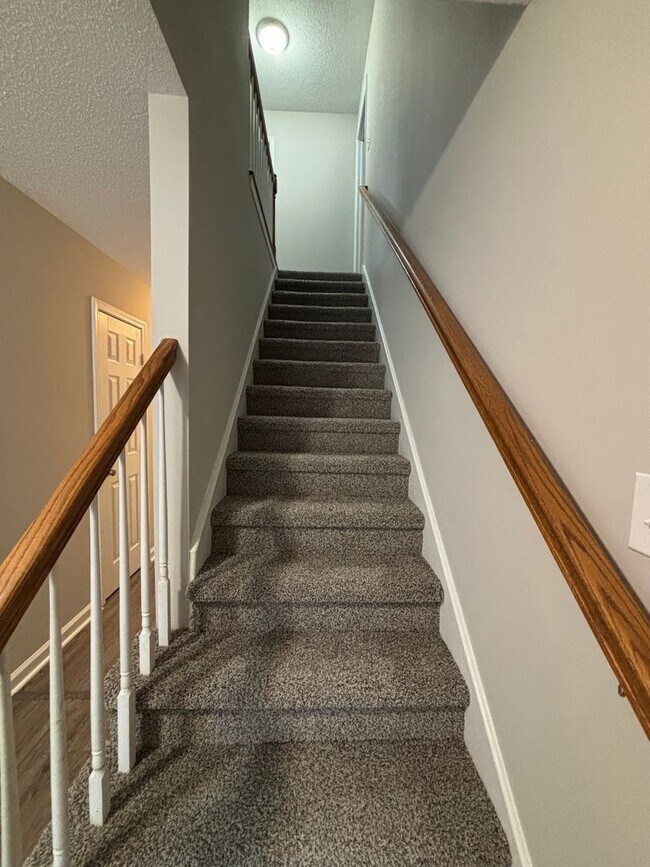 Building Photo - A Great Space on Pine Valley Court