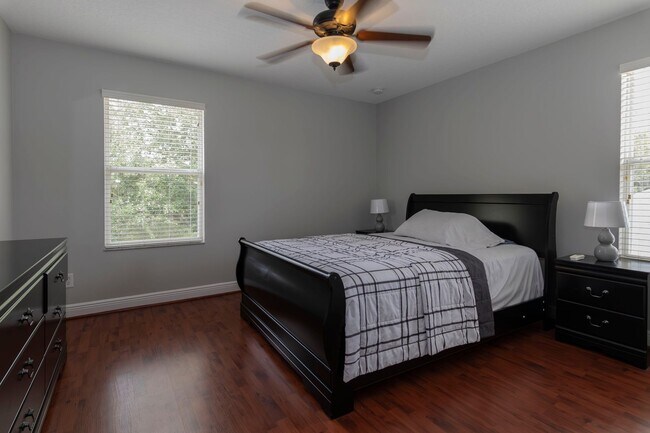 Building Photo - BEAUTIFUL 5 Bedroom/4 Bath Home Located in...
