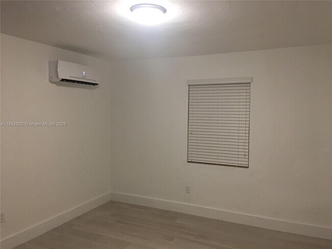 Building Photo - 19 Sidonia Ave