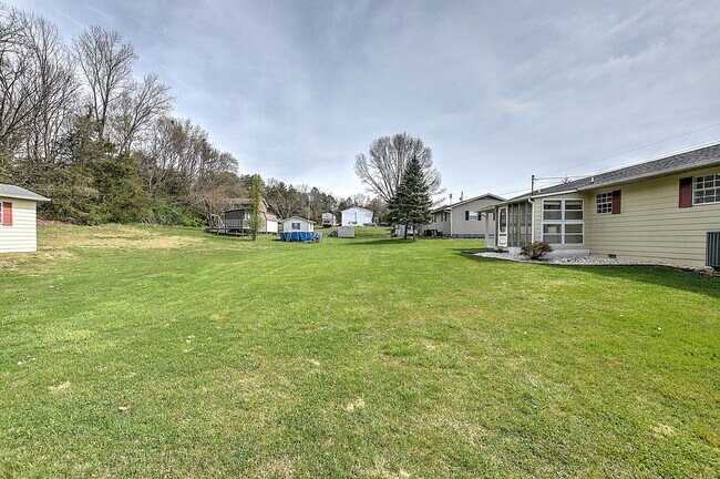 Building Photo - 307 Cypress St