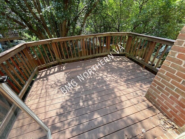 Building Photo - 2105 Kings Garden Way
