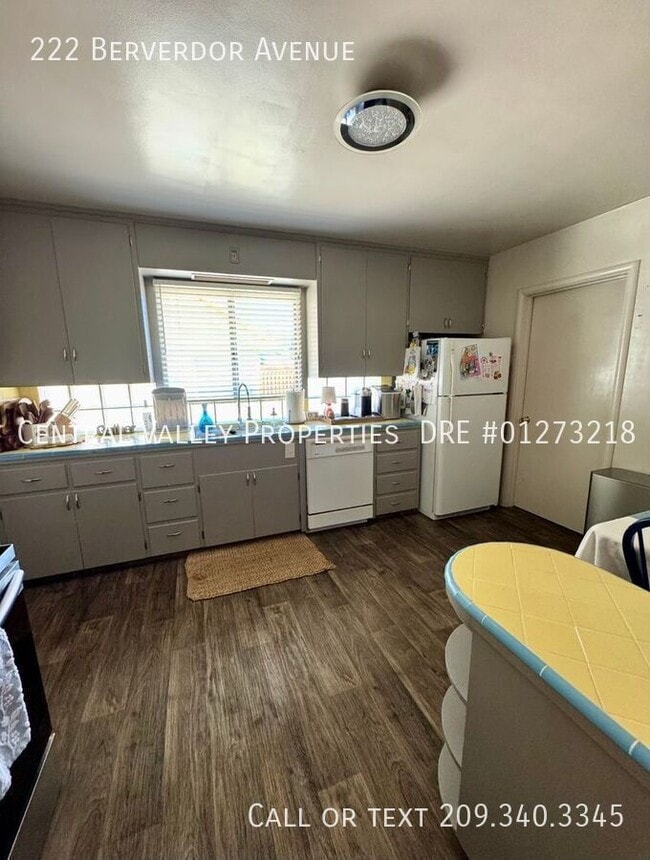 Building Photo - 222 Berverdor Ave