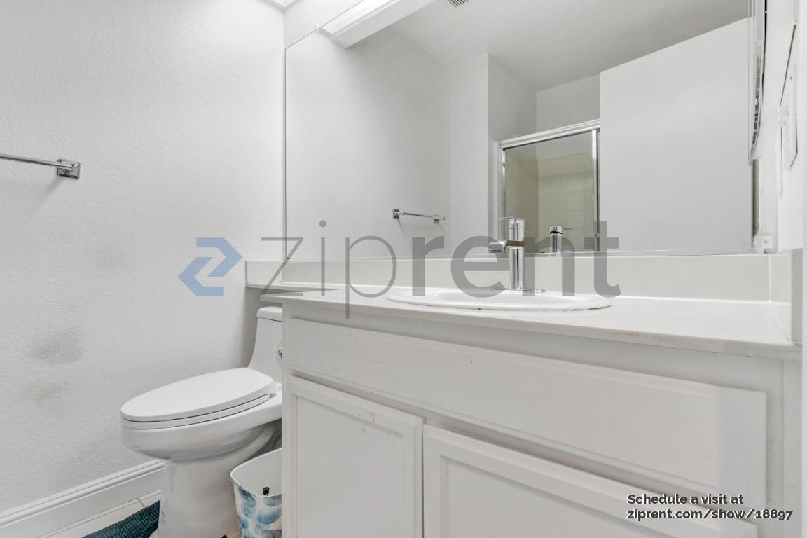 Building Photo - 4533 Silvercrest Way