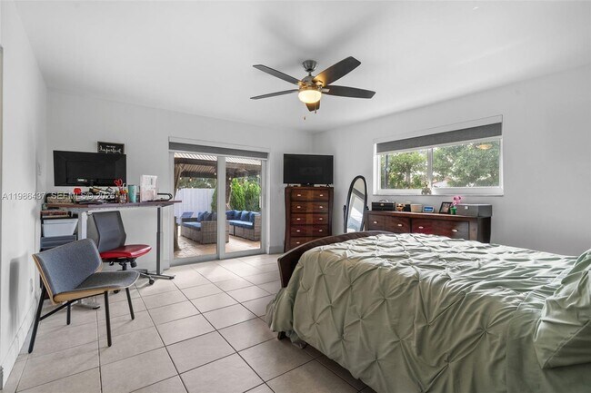 Building Photo - 4306 Johnson St