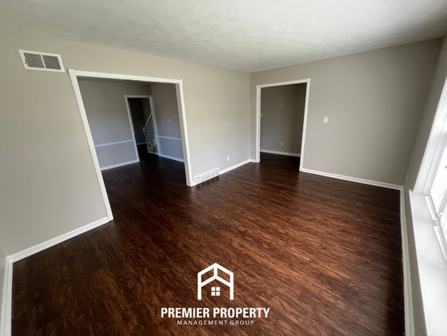 Building Photo - Spacious 4BR/2BA in Whitehaven | 2,000+ SQ FT, Hardwood Floors & Fireplace