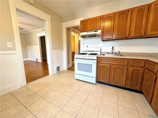 Building Photo - 71 Chedell Pl