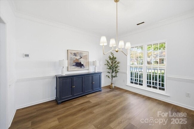 Building Photo - 7709 Sedgebrook Dr E