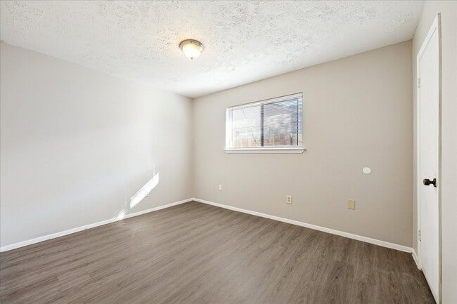 Building Photo - 7323 Wovenwood Ln