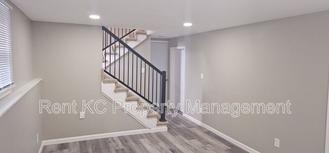 Building Photo - 809 NE 74th St