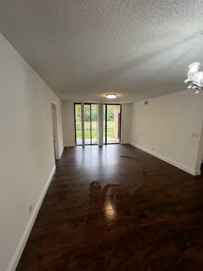 Building Photo - 5721 Riverside Dr