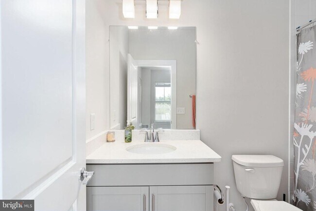 Building Photo - 1747 Riverbluff Ave