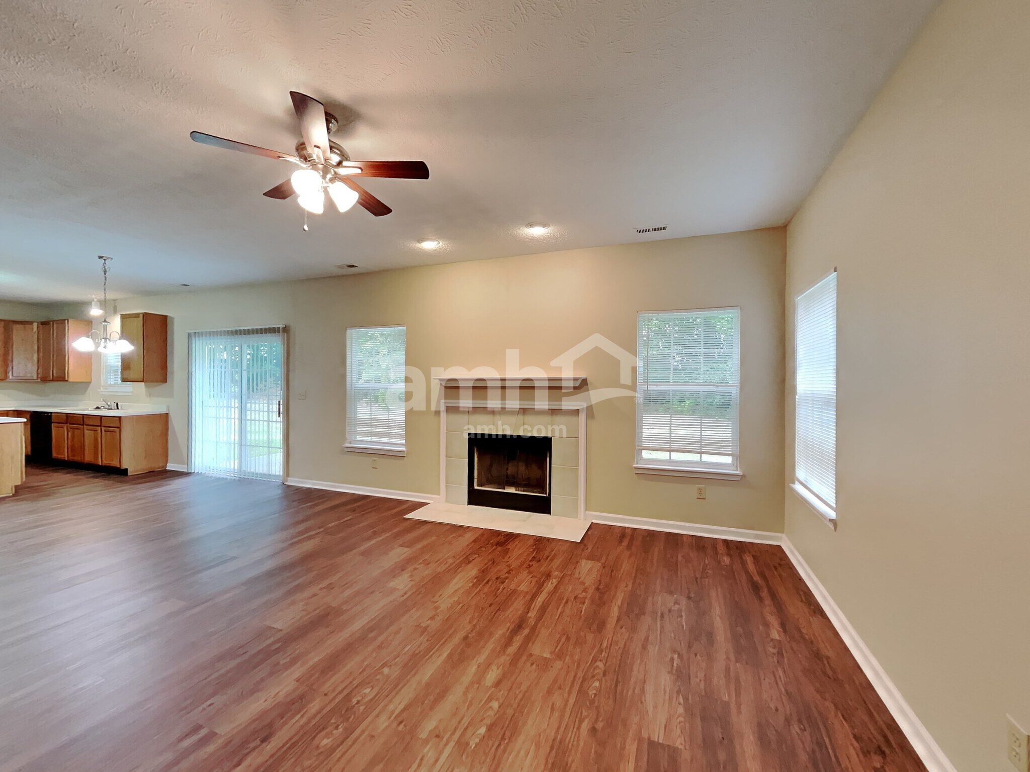 Building Photo - 796 Flying Sun Dr