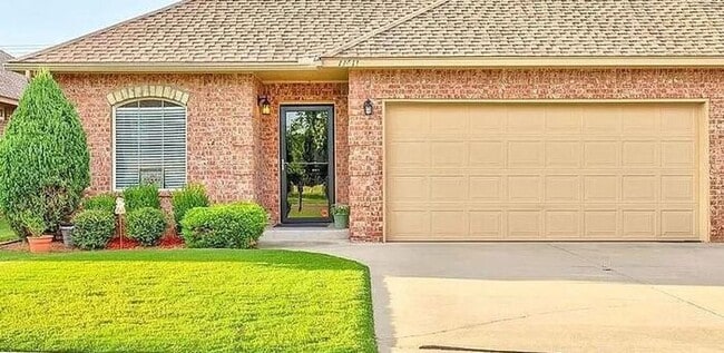 Primary Photo - For Lease – Comfortable and Convenient Living