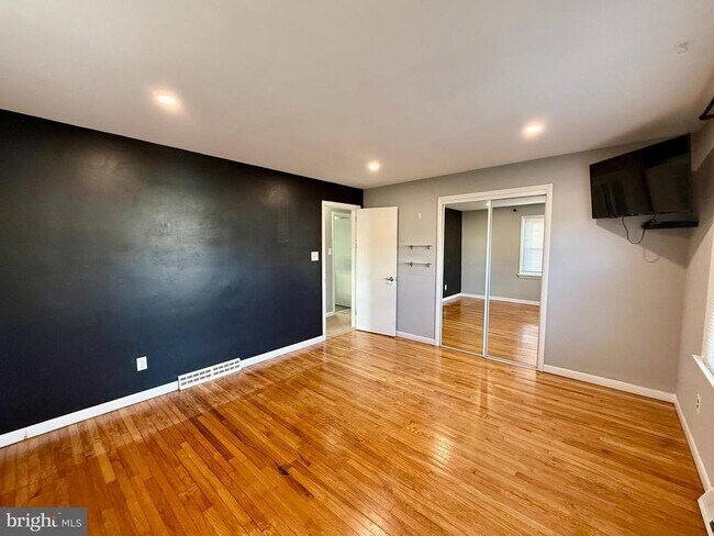 Building Photo - 503 West Lawn Ave