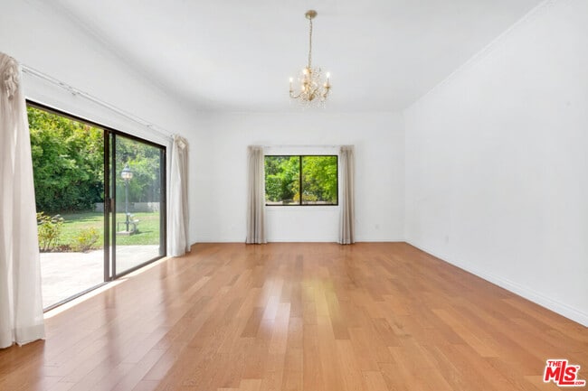 Building Photo - 11717 Chenault St