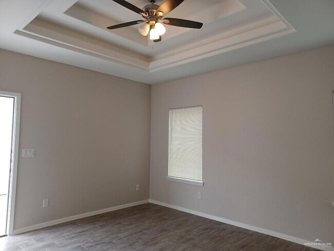 Building Photo - 814 E Starr Rd