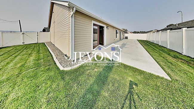 Building Photo - Coming soon! Beautiful single-family home in West Valley