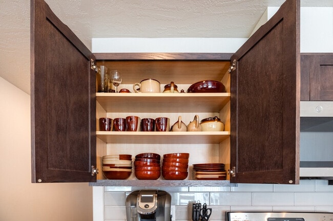 Building Photo - 5706 W 1st Pl