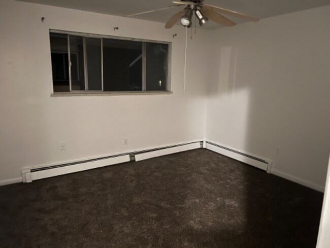 Building Photo - 1644 Chester St