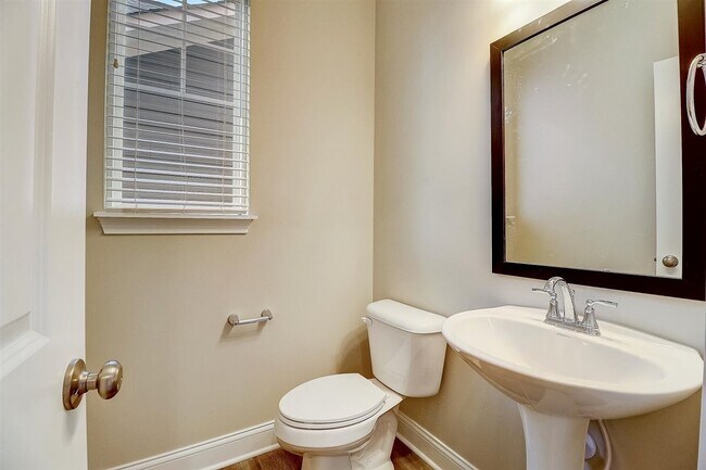 Building Photo - 6971 Pickett Pl