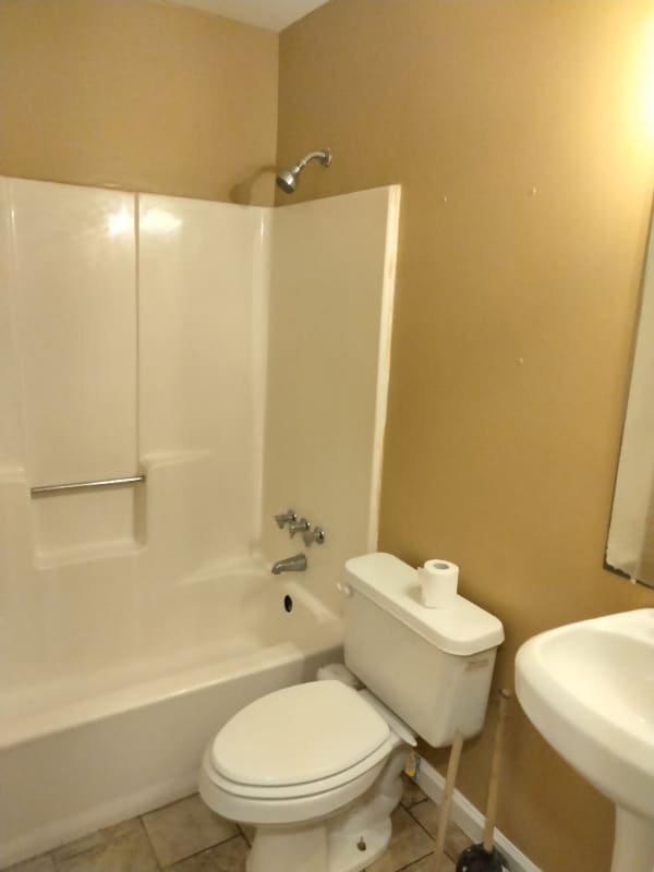 Building Photo - 109 Castle Ct